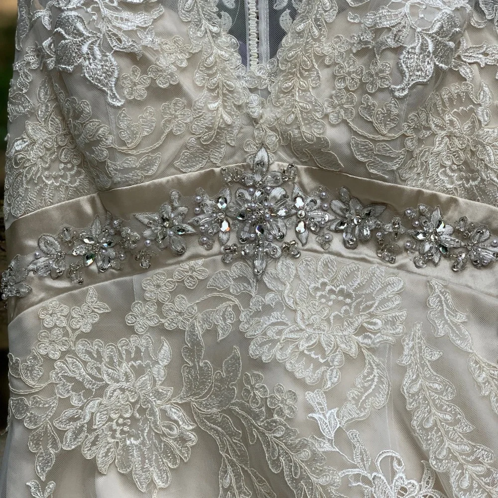 Wedding dress. Size US 10. - Picture 14 of 14